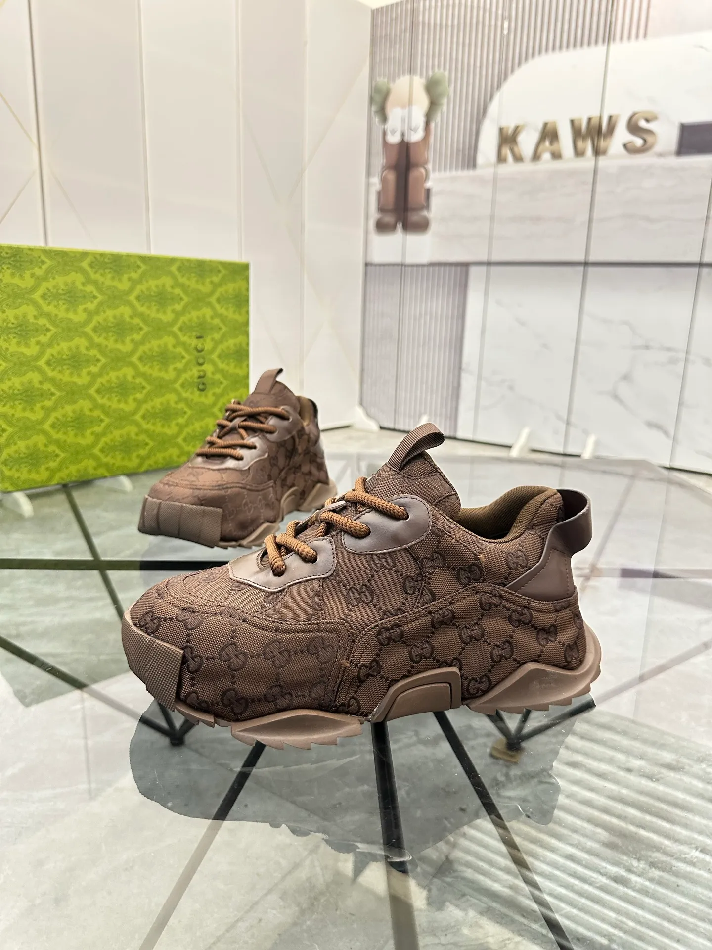 Men's shoes for sale 💰: 💰P580¥ Product trademark: Gucci* "Gucci*" low-top casual shoes Regular size: 38-45 (can be customized to 46) Large size Product materials: Upper imported cowhide stitching original material, breathable lining, original outsole. No.: 0008